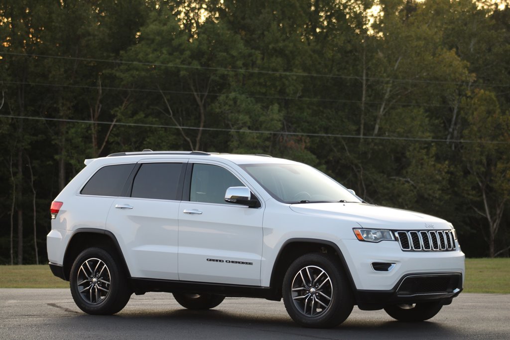 2017 Jeep Grand Cherokee Limited's photo