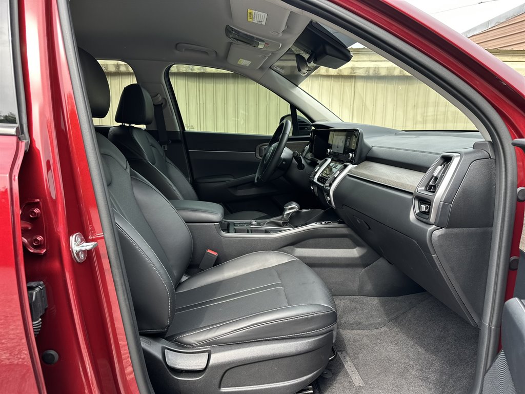 2023 Kia Sorento X-Line S - Photo 14